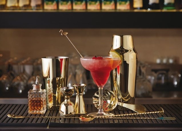 Bicchieri, shaker e mixer per bar