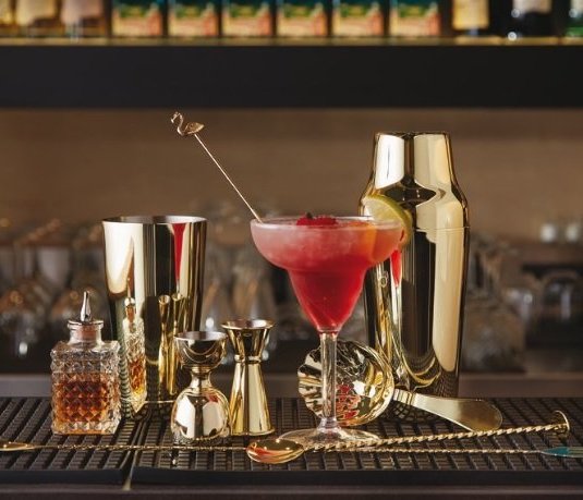 Bicchieri, shaker e mixer per bar